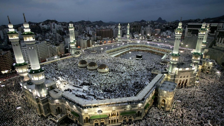 Поклонници се събират в свещения за мюсюлманите град Мека за предстоящия хадж