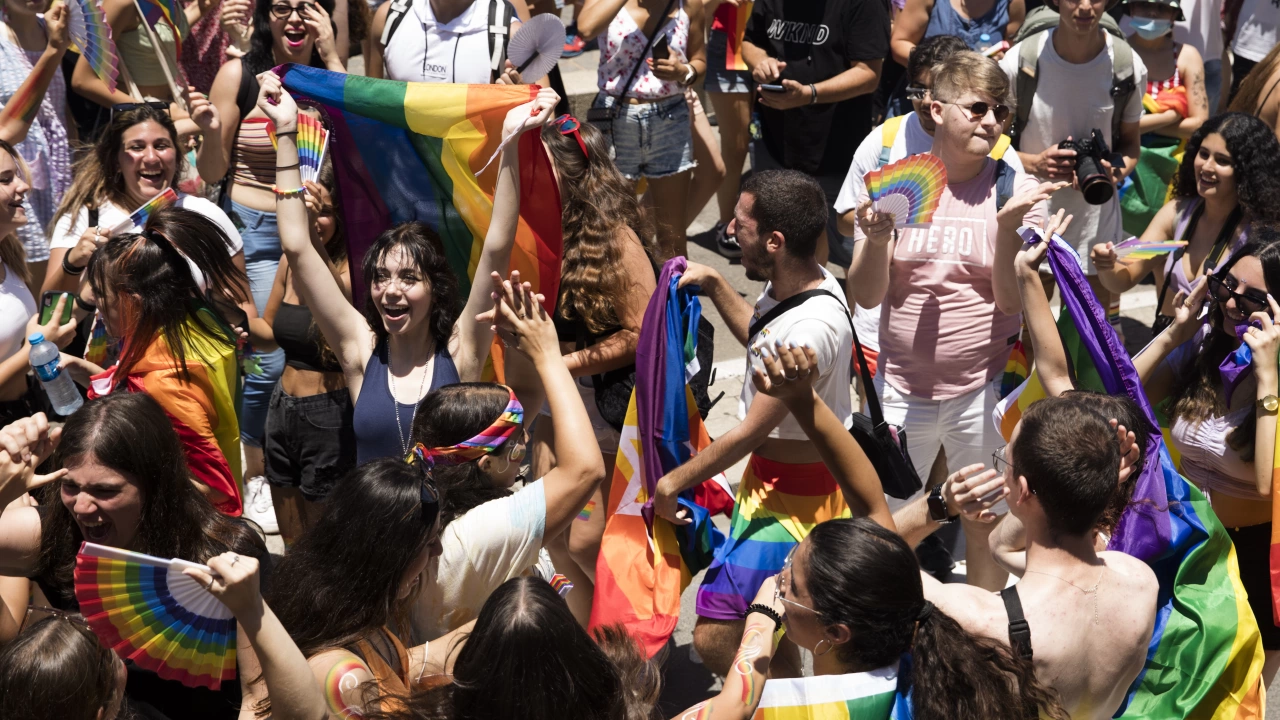 Освободени са 373 активисти от ЛГБТИ общността задържани по време