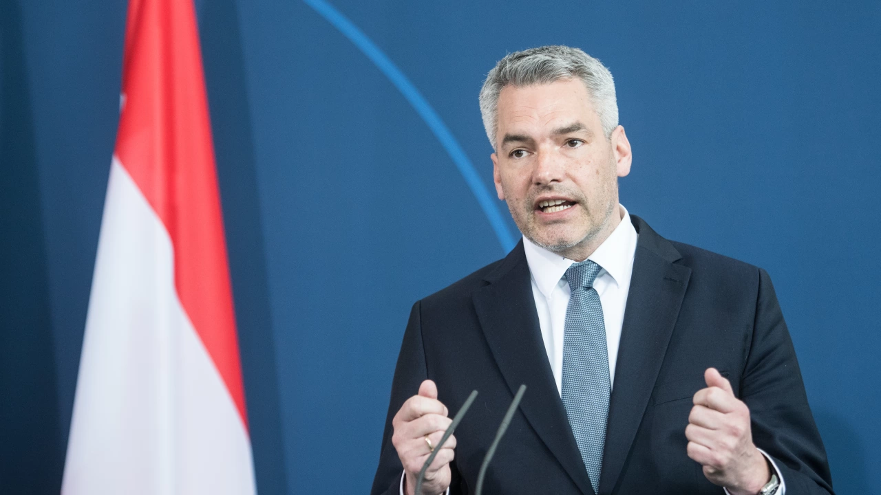 Австрийският канцлер Карл Нехамер заяви пред журналисти че очаква още