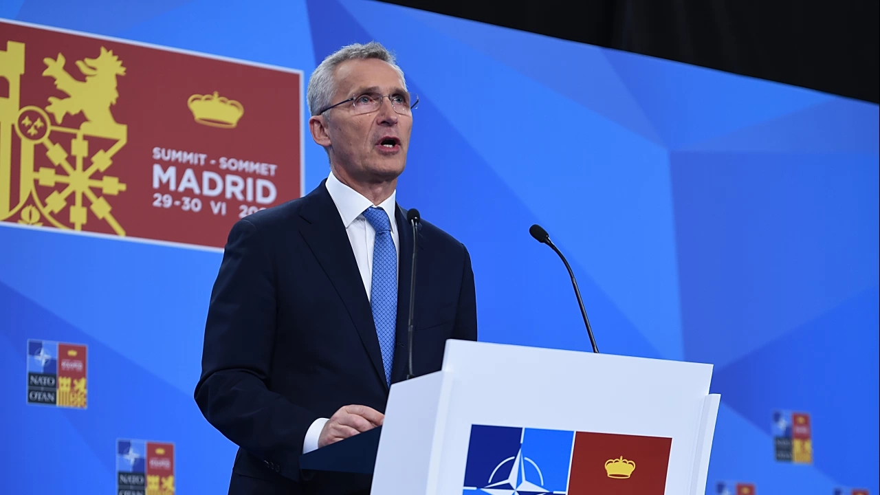 Генералният секретар на НАТО Йенс Столтенберг призова президента на Русия