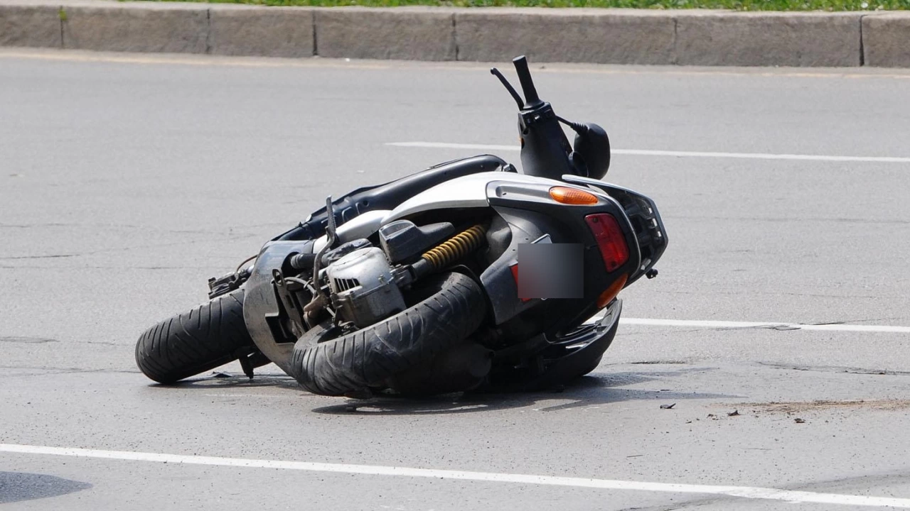 Мотоциклетист е загинал при катастрофа около 15 часа с товарен