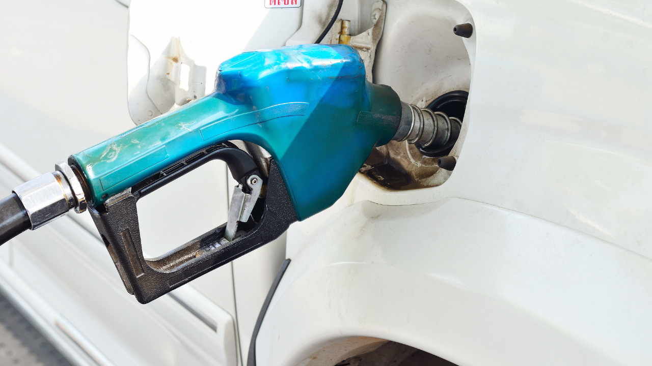 Българска петролна и газова асоциация: Големите вериги ще прилагат мярката от 25 ст. за горивата