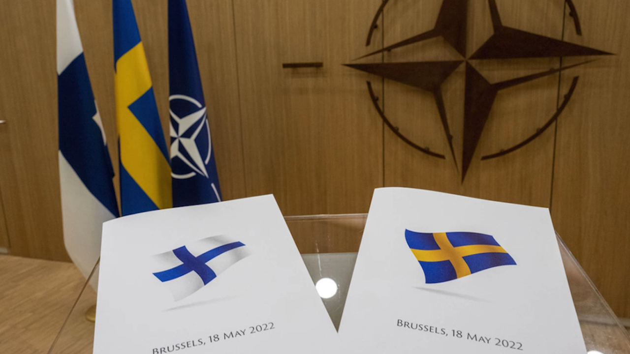 НАТО подписа протоколите за присъединяване на Финландия и Швеция към алианса