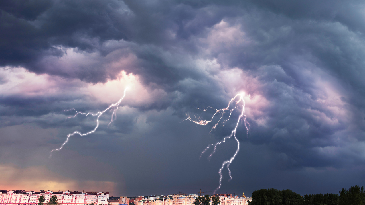 Предупредителен жълт код за значителни валежи и за гръмотевични бури