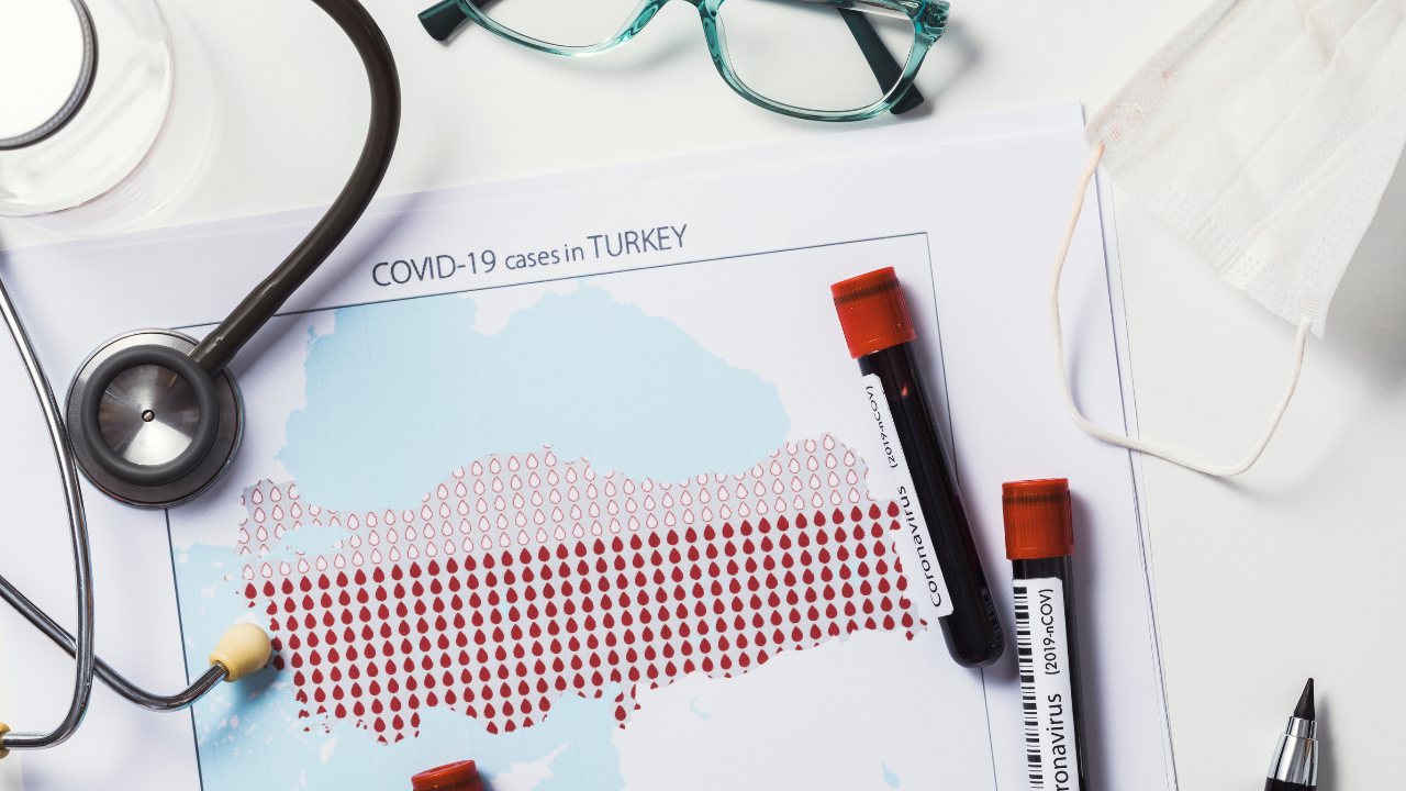 Случаите на КОВИД-19 в Турция са се увеличили петкратно за