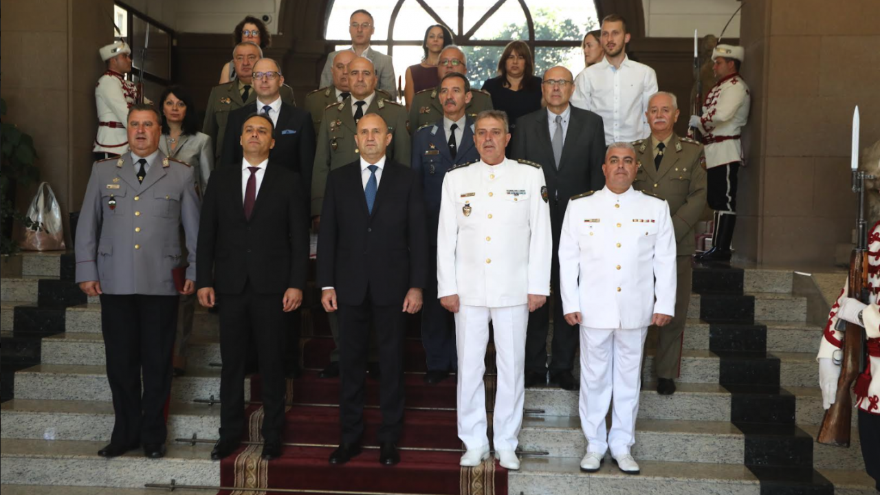 Президентът удостои български военнослужещи с висши офицерски звания