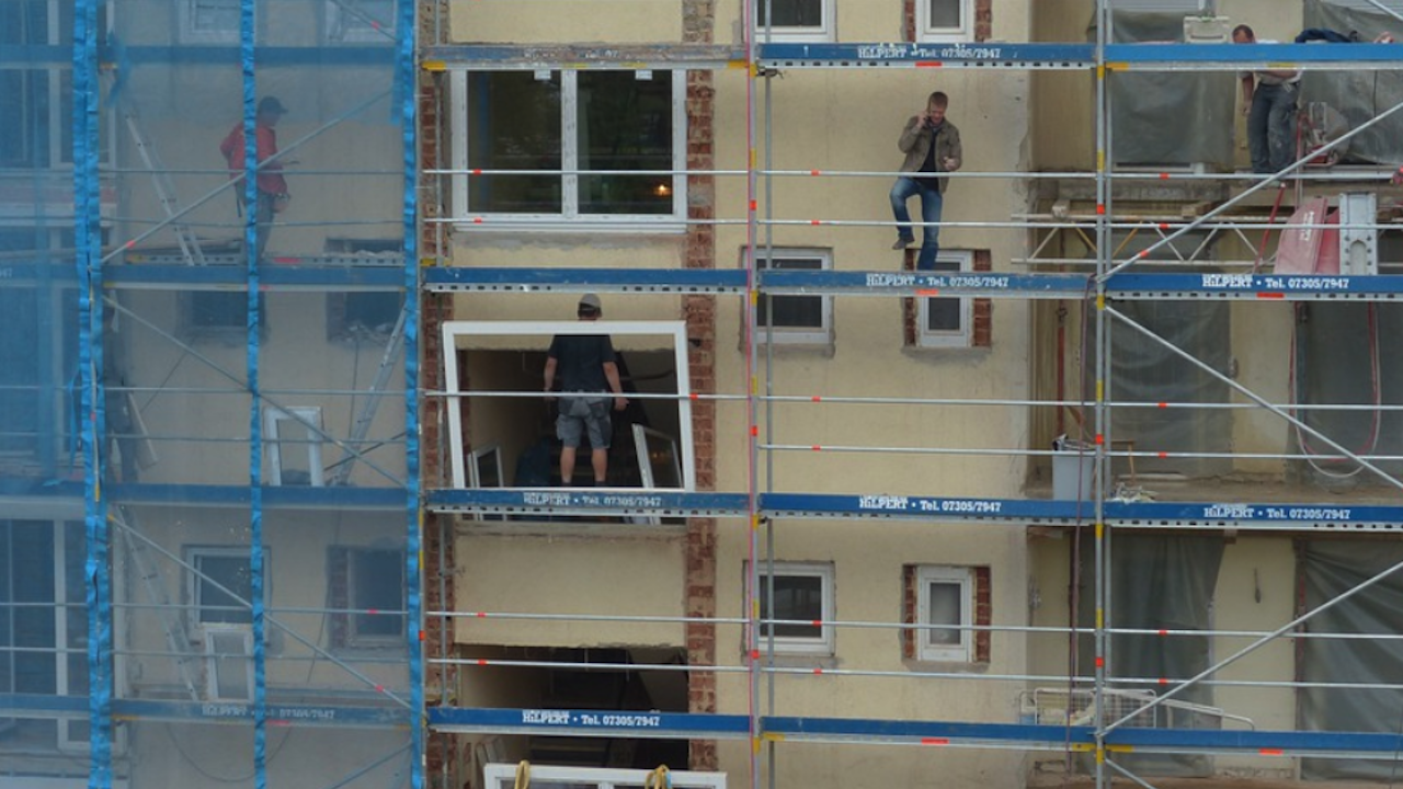 Започна ремонта на сградата на полицията и пожарната в Болярово