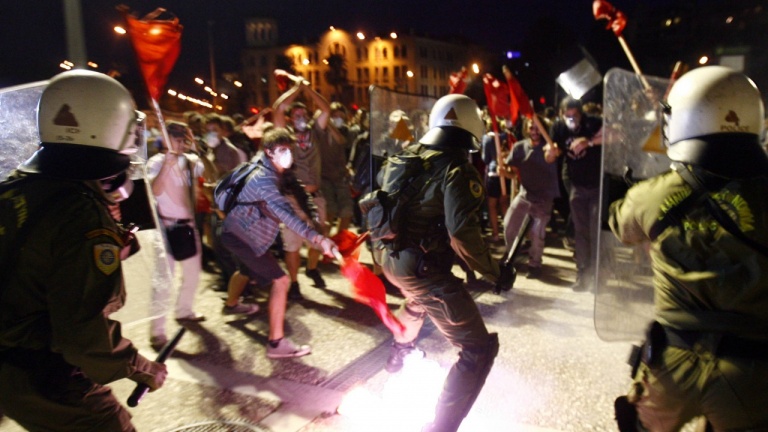 Провокация предизвика напрежение на протеста в Скопие тази вечер
