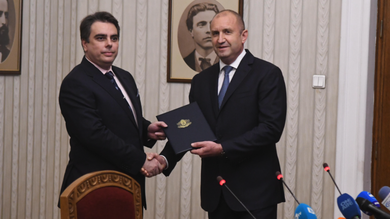 Стана ясно кога президентът Радев ще се срещне с кандидата за премиер Асен Василев