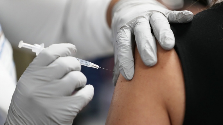 Ваксините срещу COVID-19 са предотвратили 58% от очакваните смъртни случаи в САЩ