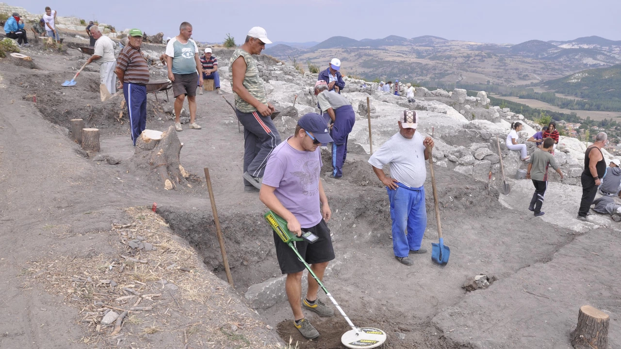 От днес стартира археологическото лято на Перперикон Заради спряната от Министерството