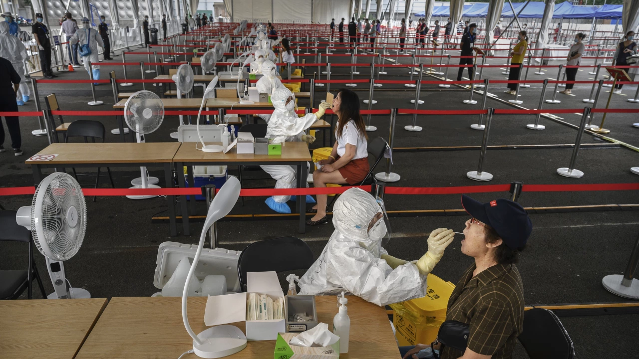 Китайският град Шанхай обяви днес нови масови тествания за COVID 19