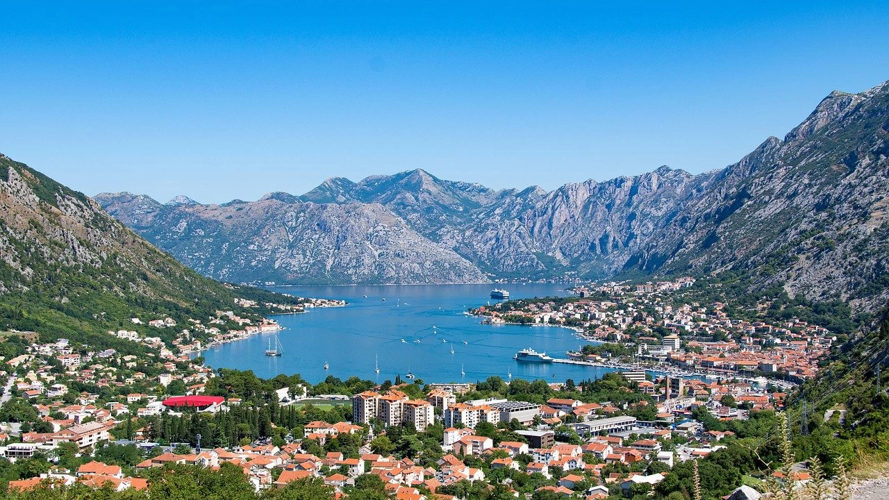 По данни на местните туристически организации в Черна гора са