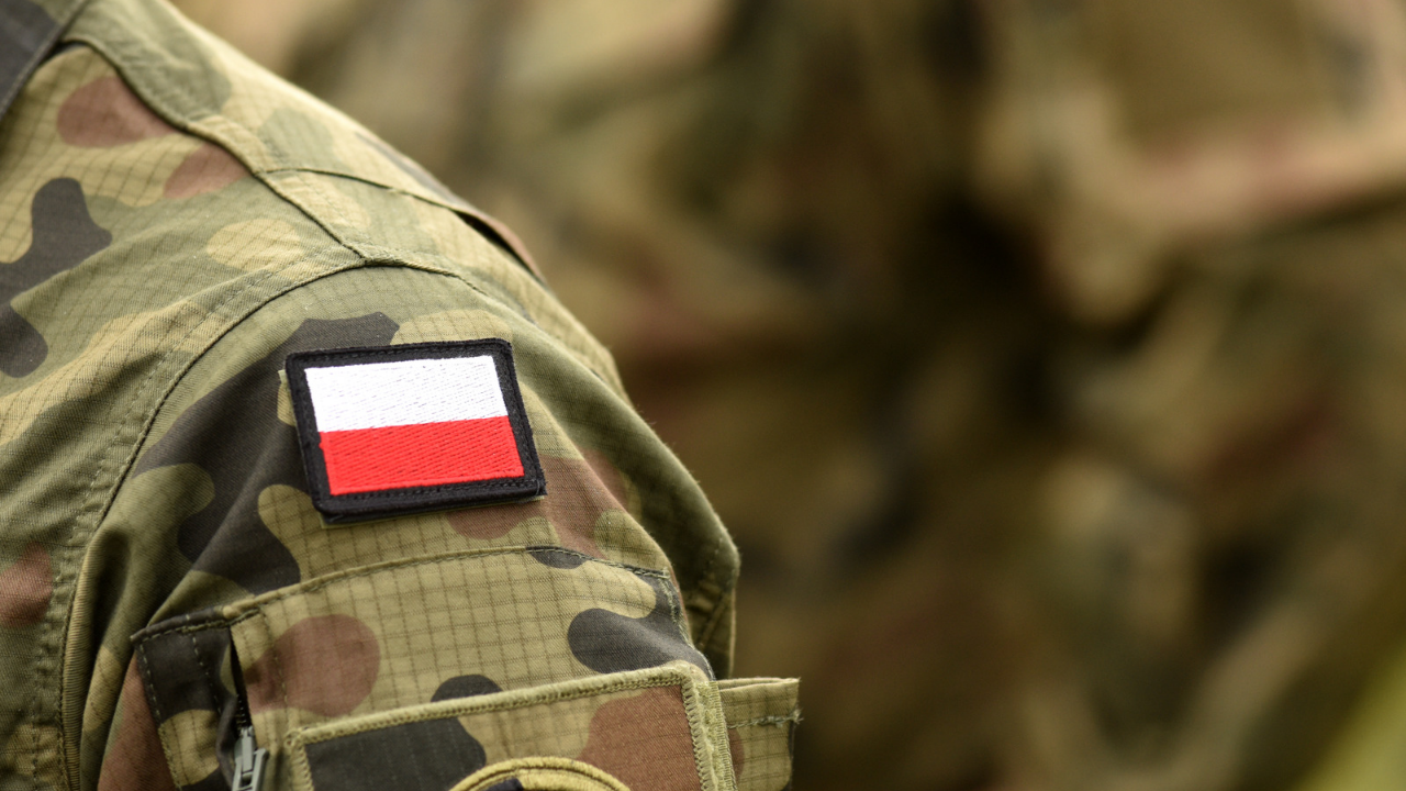 Полша ще предлага военно обучение за пощенски служители заради войната в Украйна