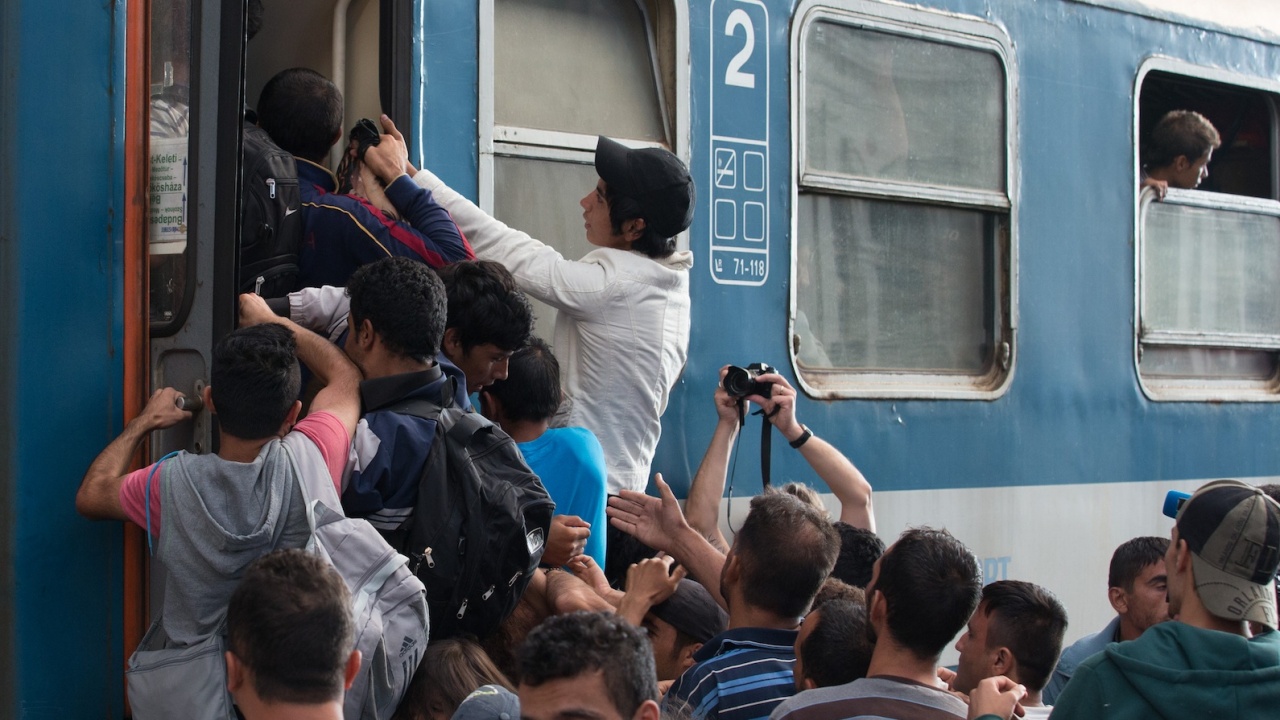 Унгария засилва охраната по границата си, за да се защити от растящ брой мигранти