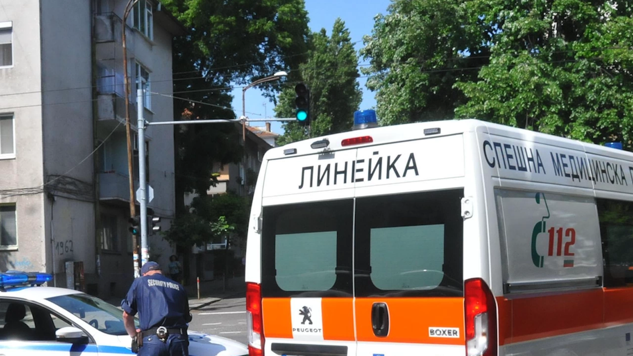 56 годишен работник на пътя Пловдив Смолян е бил блъснат от