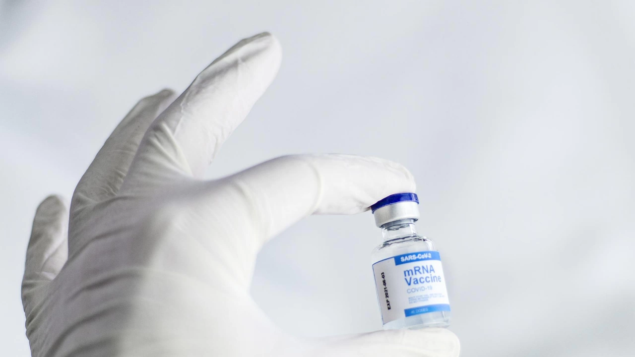 Американската агенция по лекарствата разреши използването на ваксината срещу коронавируса