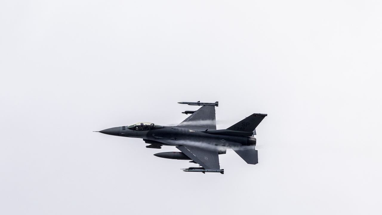 Дошла е офертата за вторите осем самолета F-16