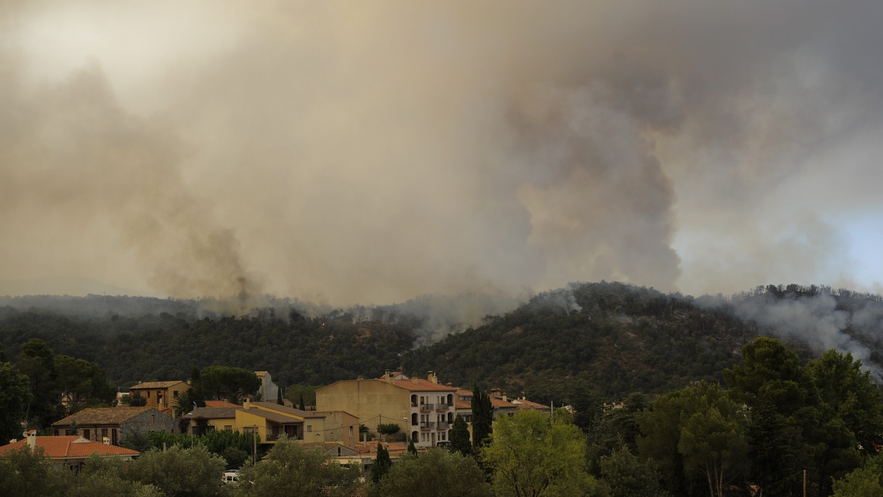 Горските пожари във Франция и Италия се разрастват
