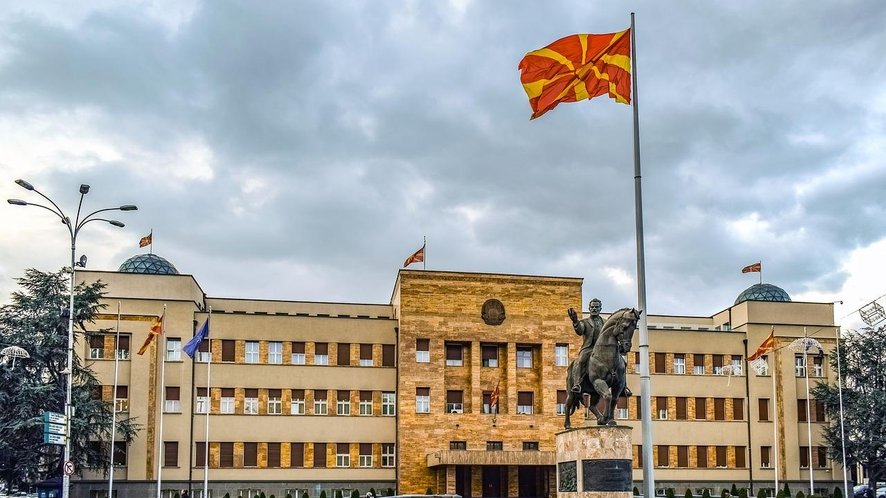 Северна Македония забрани до края на годината износ на дърва, пелети, жито и брашно