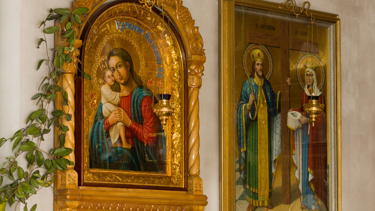 Киевски митничари предотвратиха износ на древни икони за България, съобщиха