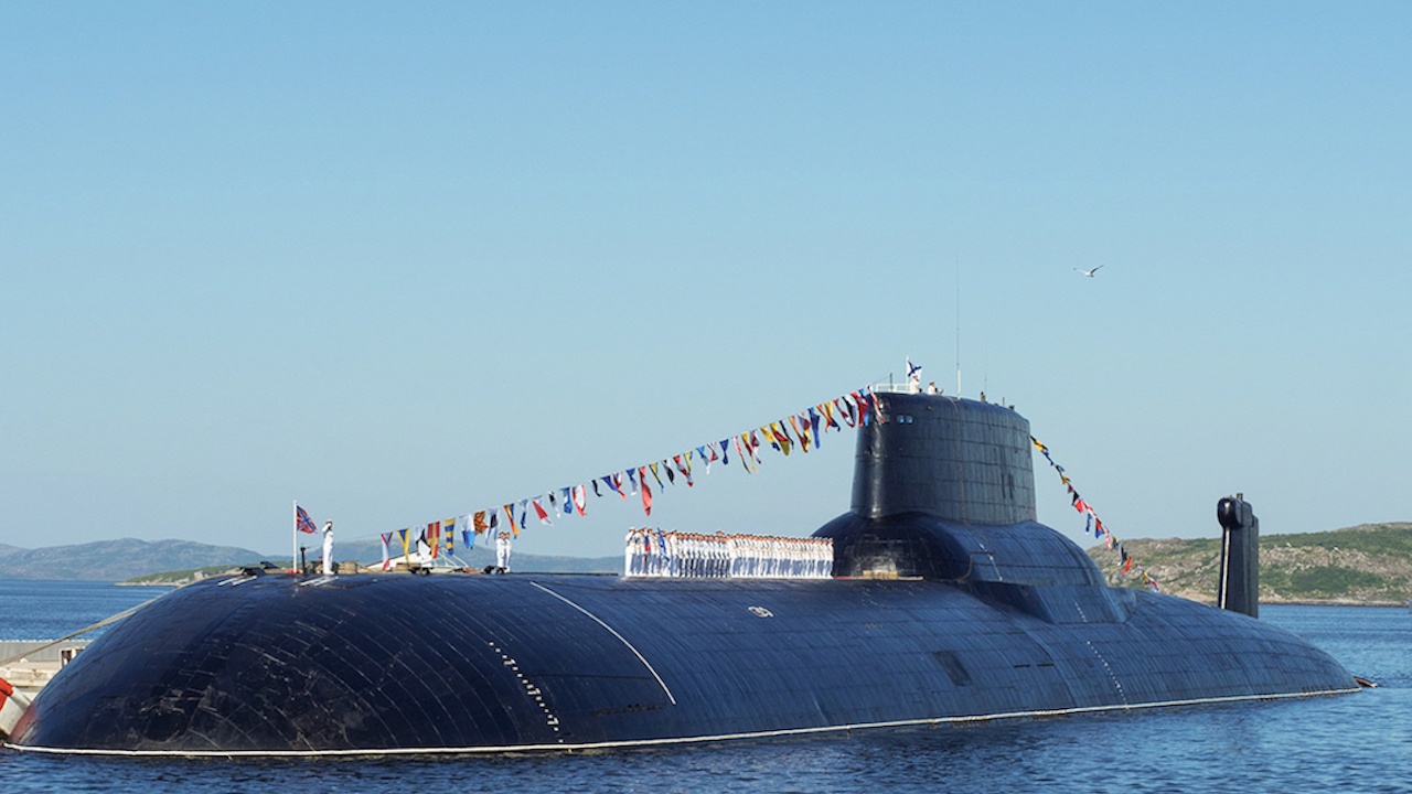 Русия извади от експлоатация най-голямата ядрена подводница в света