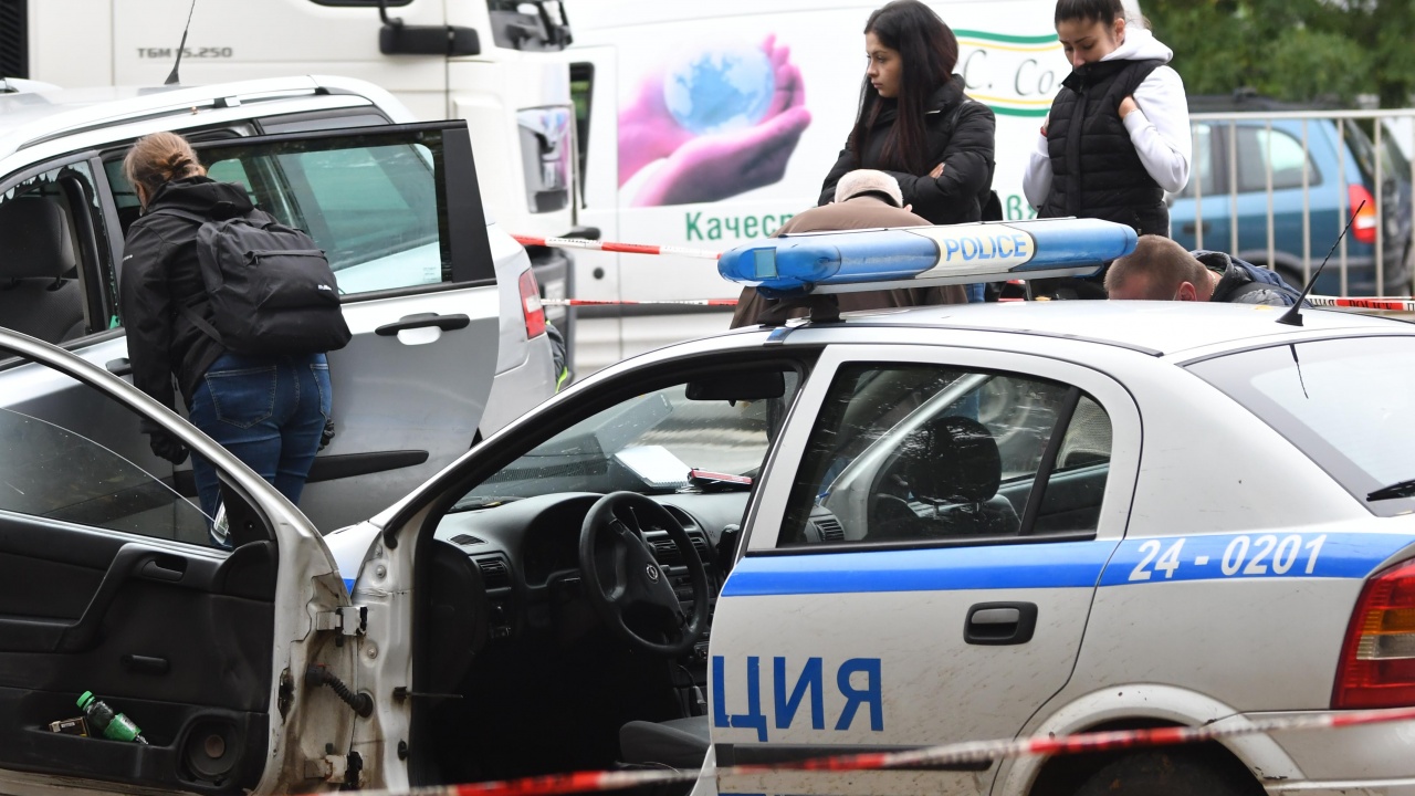 Гонка в Бургас завърши с двама ранени полицаи