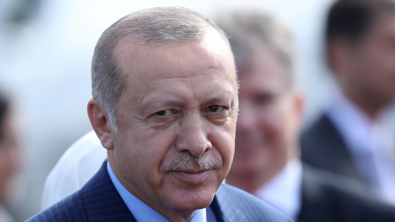 Турският президент Реджеп Тайип Ердоган замина за Техеран където днес