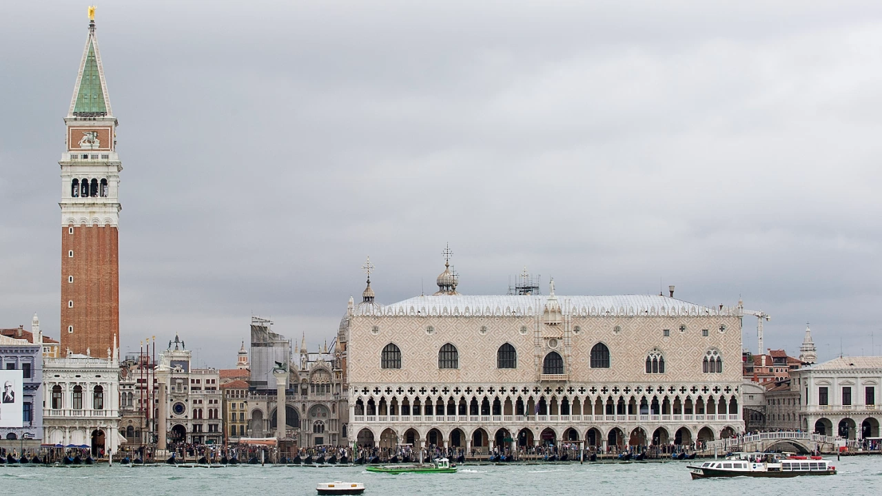 Залите на Кралския дворец във Венеция отново приемат посетители от