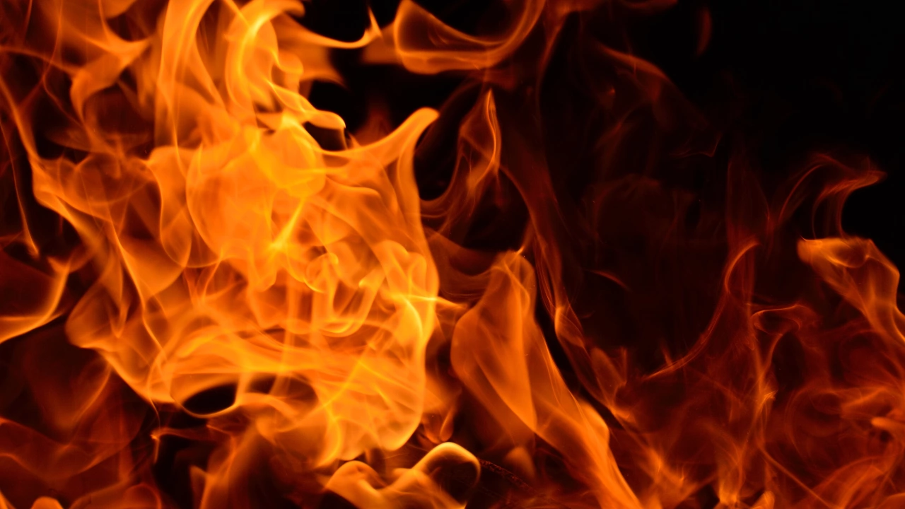 Пожарът в района на Казанлък е локализиран Няма опасност от