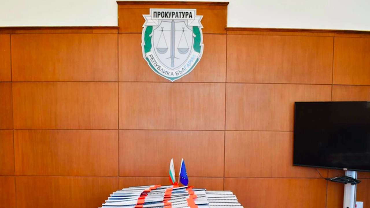 Главният прокурор  е подготвил за народните представители 120 тома юридическа литература