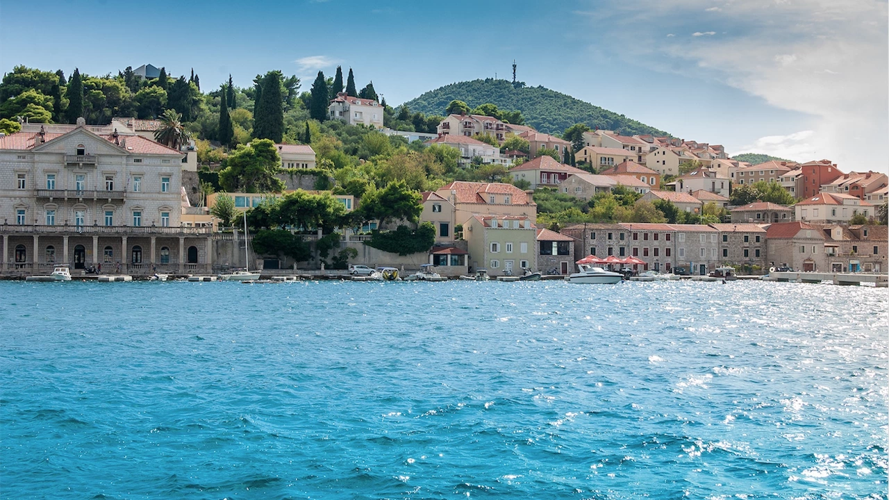 Над един милион туристи са на почивка в Хърватия към