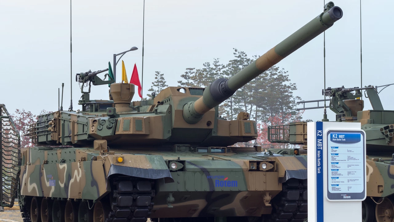Полша подготвя голяма поръчка на военни самолети и танкове от