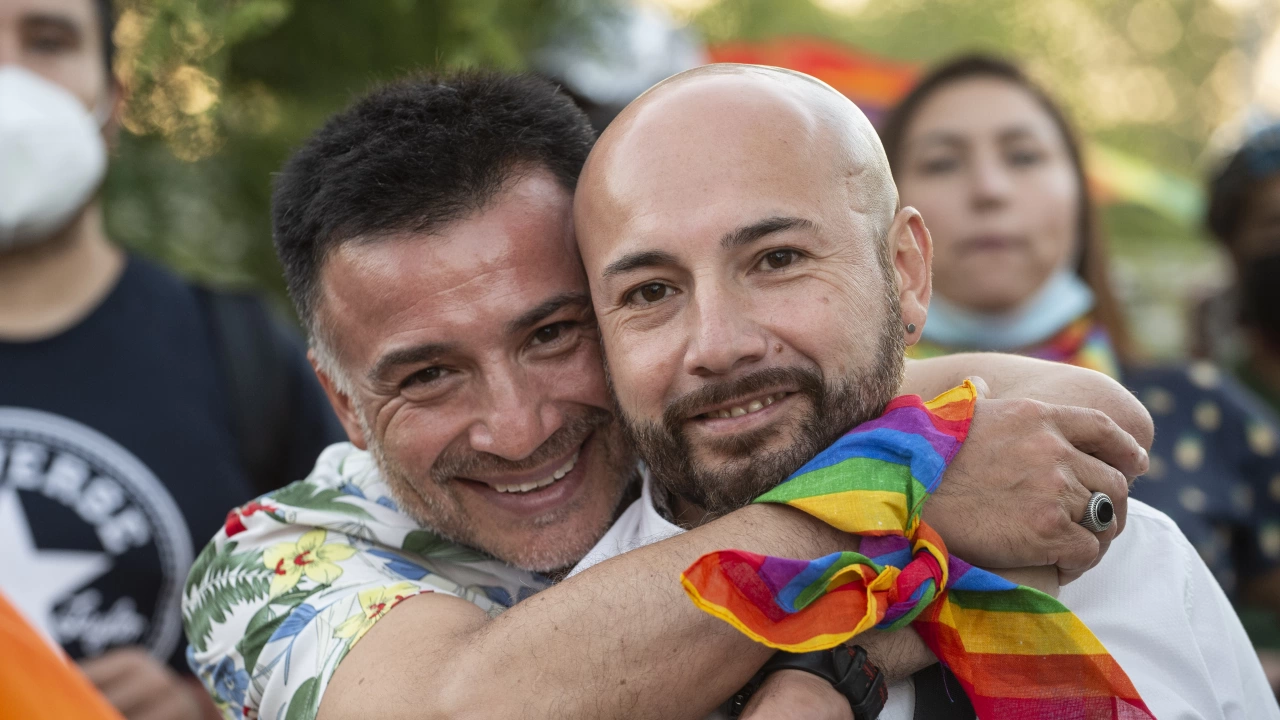 Куба ще проведе референдум за еднополовите бракове на 25 септември