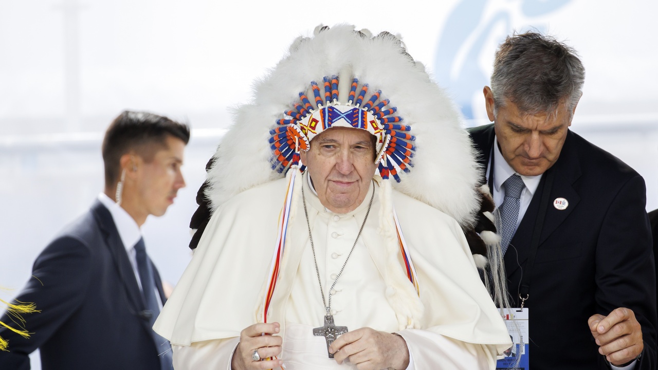 Папа Франциск се извини за съучастието на Католическата църква в политиката на Канада за асимилация на коренното население