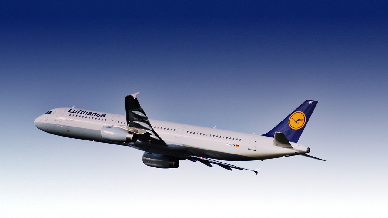 Стачка на „Луфтханза“ отменя почти всички полети в Германия в сряда