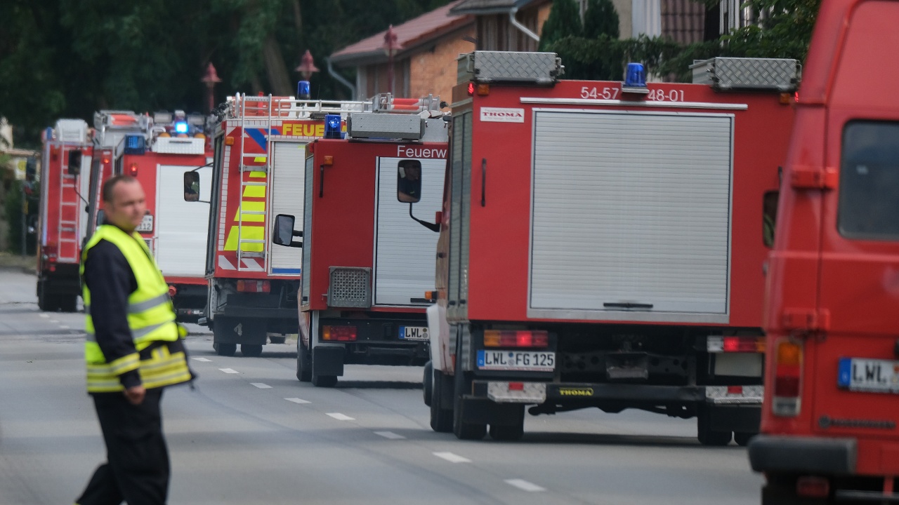 Стотици пожарникари се борят с пожара на границата между Чехия и Германия
