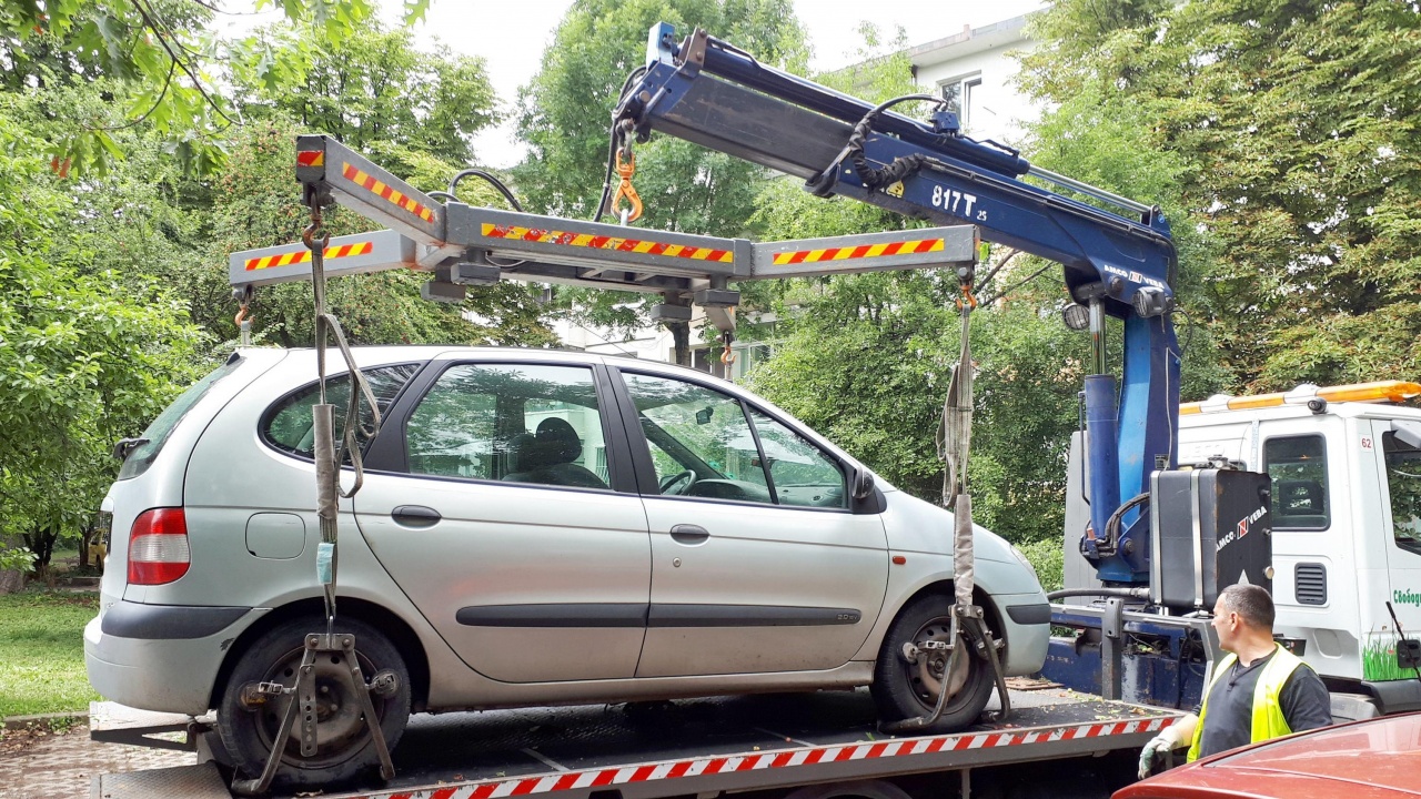 Над 350 неизползваеми автомобили са отстранени принудително в София