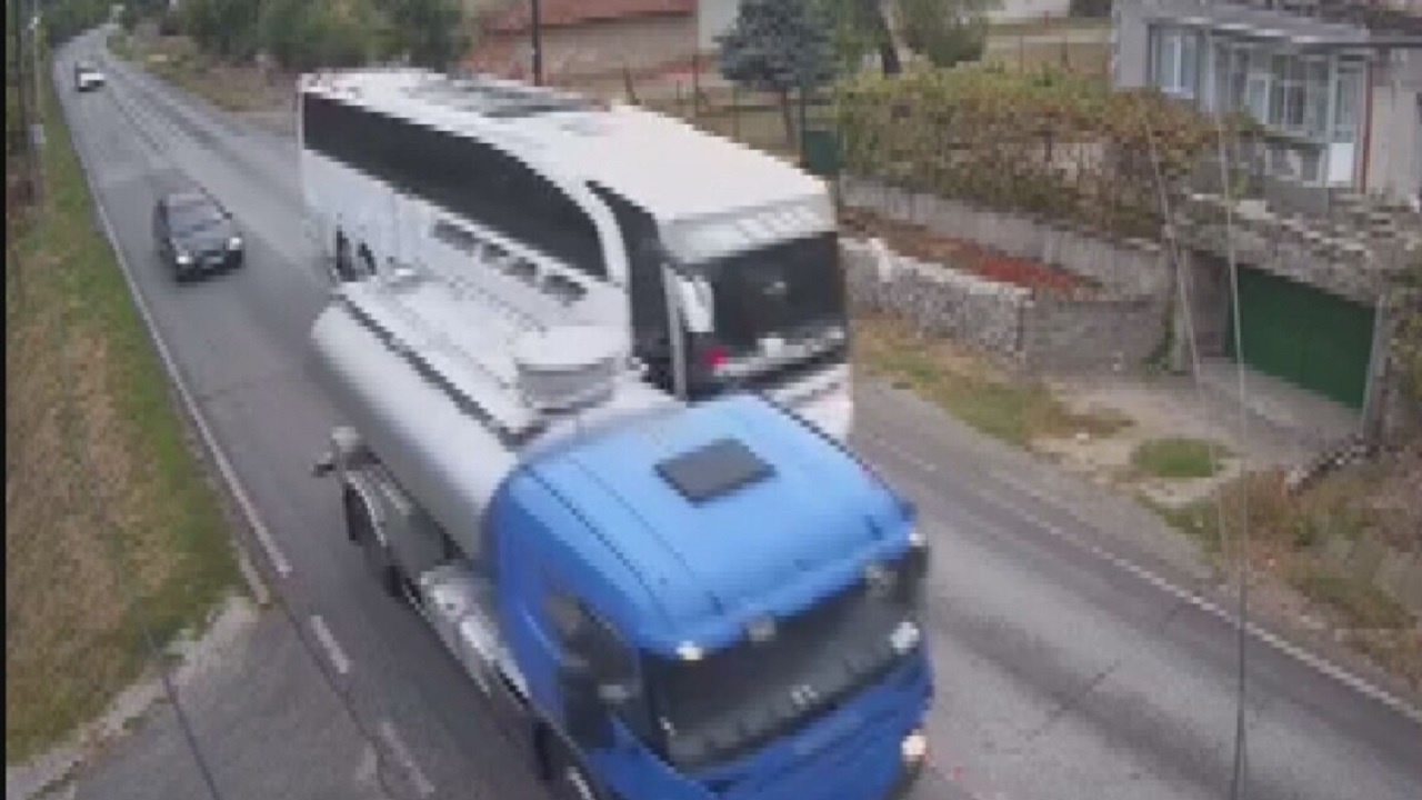 Месеци преди мелето в Търновско: Кадри показват опасно движение на румънския автобус