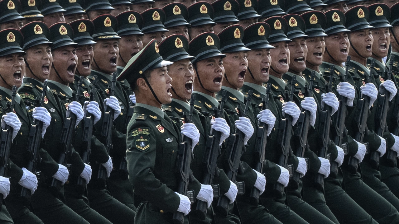 Китай е новият конкурент на руските военни в Африка Пекин