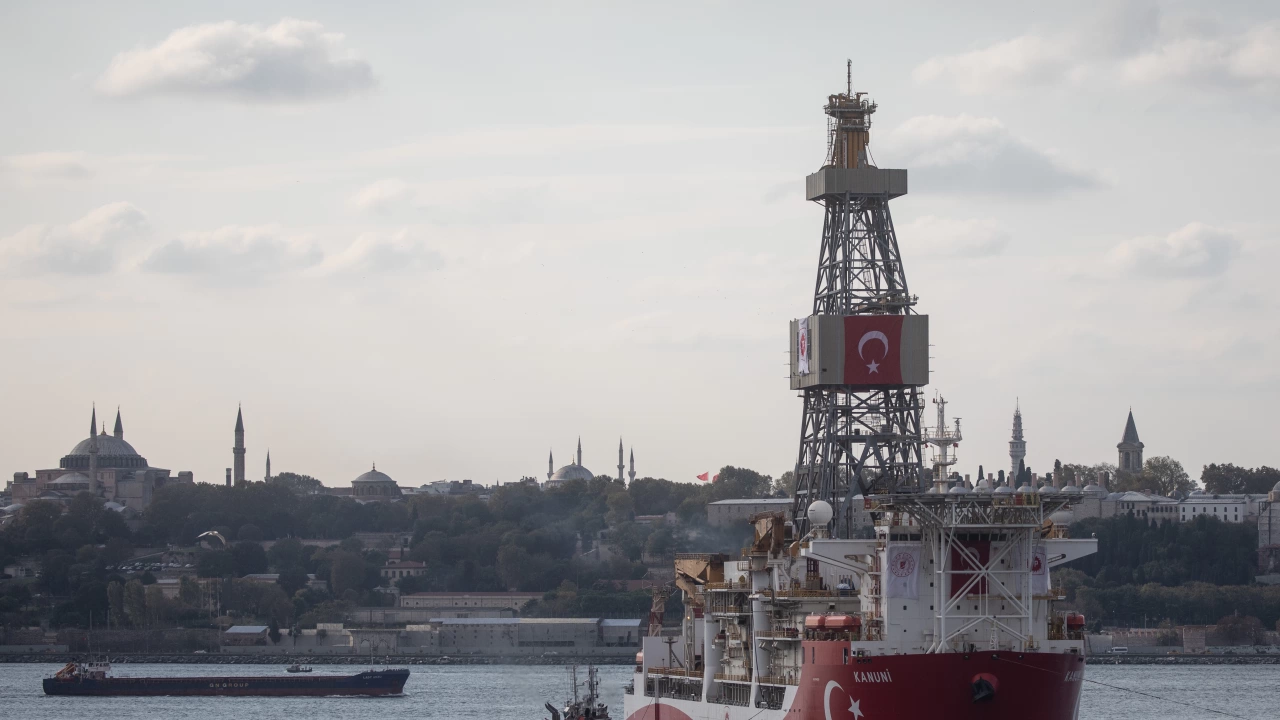 Абдулхамид Хан най новият турски сондажен кораб ще започне първата си