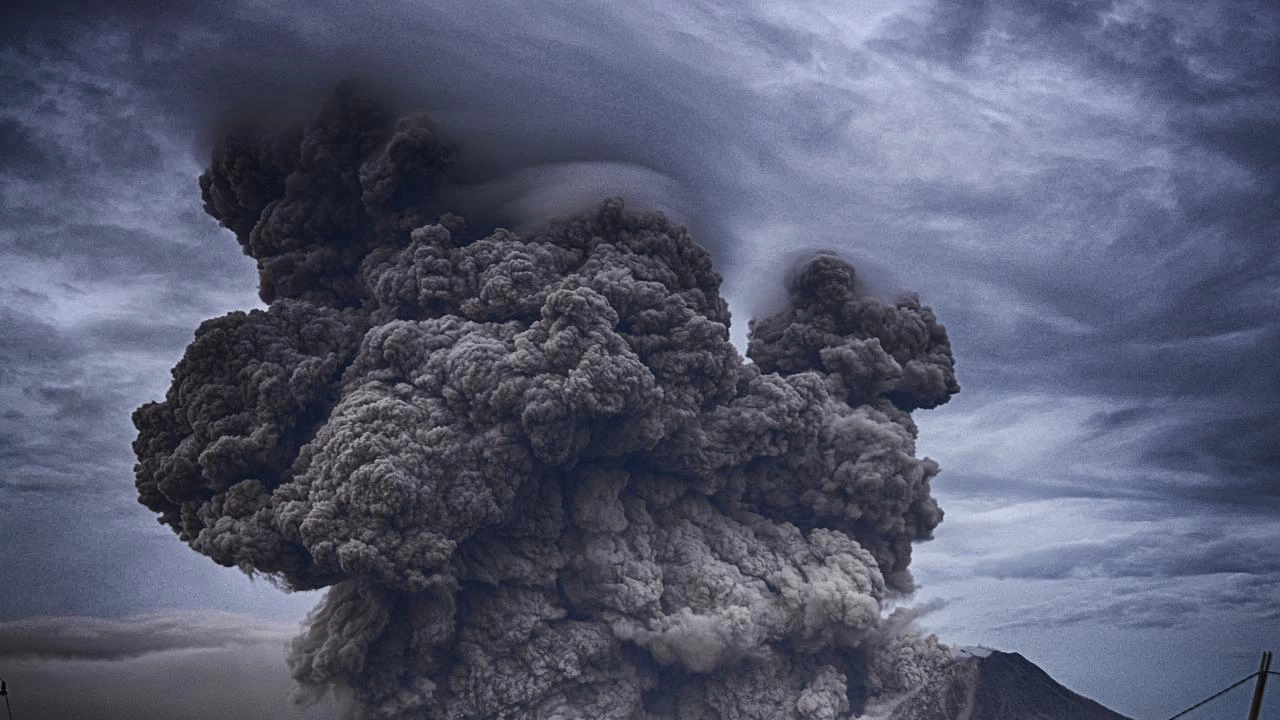 Вулкан изригна близо до исландската столица Рейкявик  предаде Франс прес цитирани