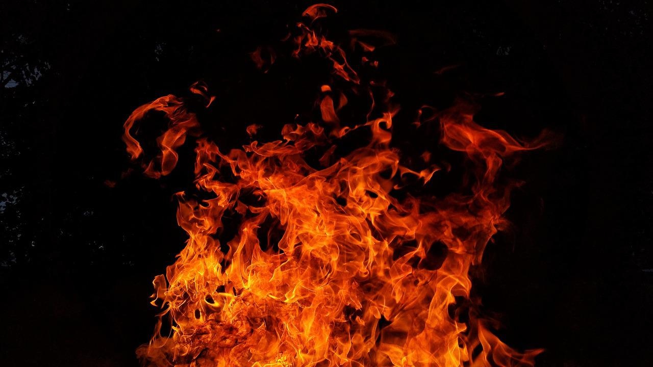 Още един пожар пламна в района на Несебър на метри от жилищни сгради