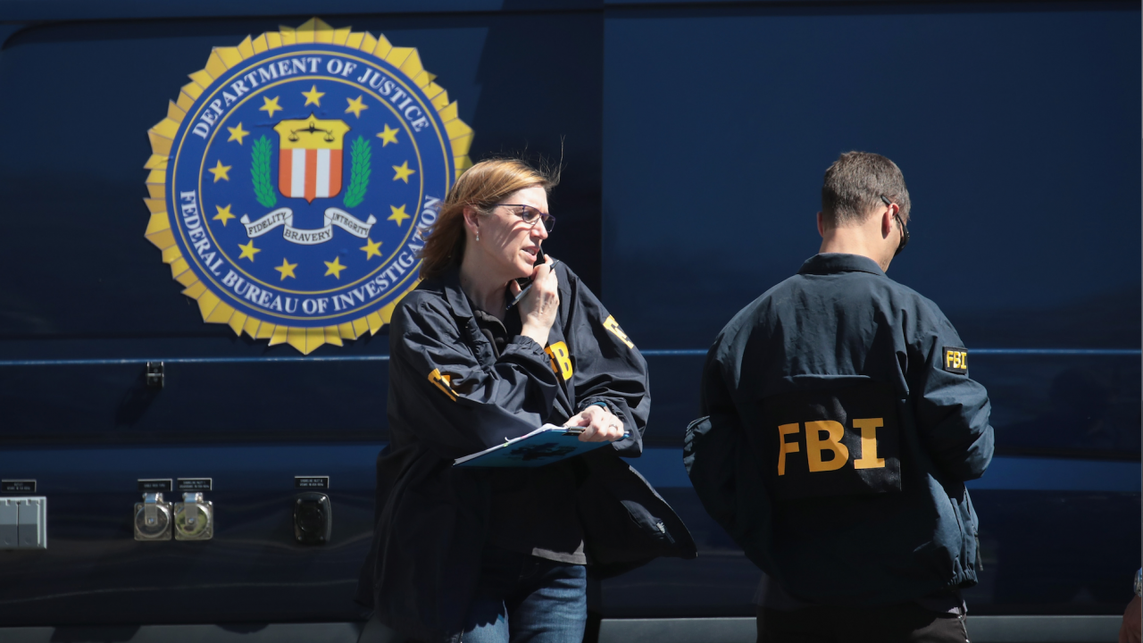 Агенти на ФБР влязоха в имението на Тръмп във Флорида