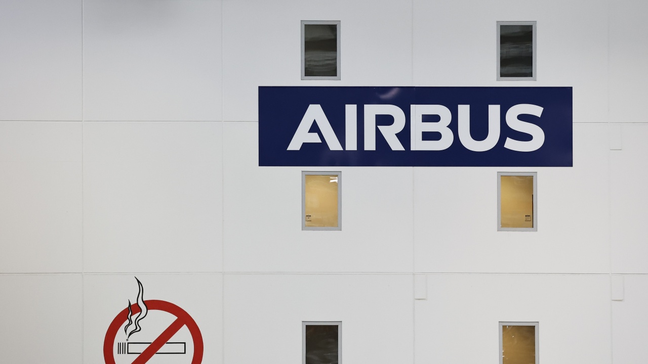 Европейският самолетостроител Еърбъс Airbus е получил 401 нови поръчки през