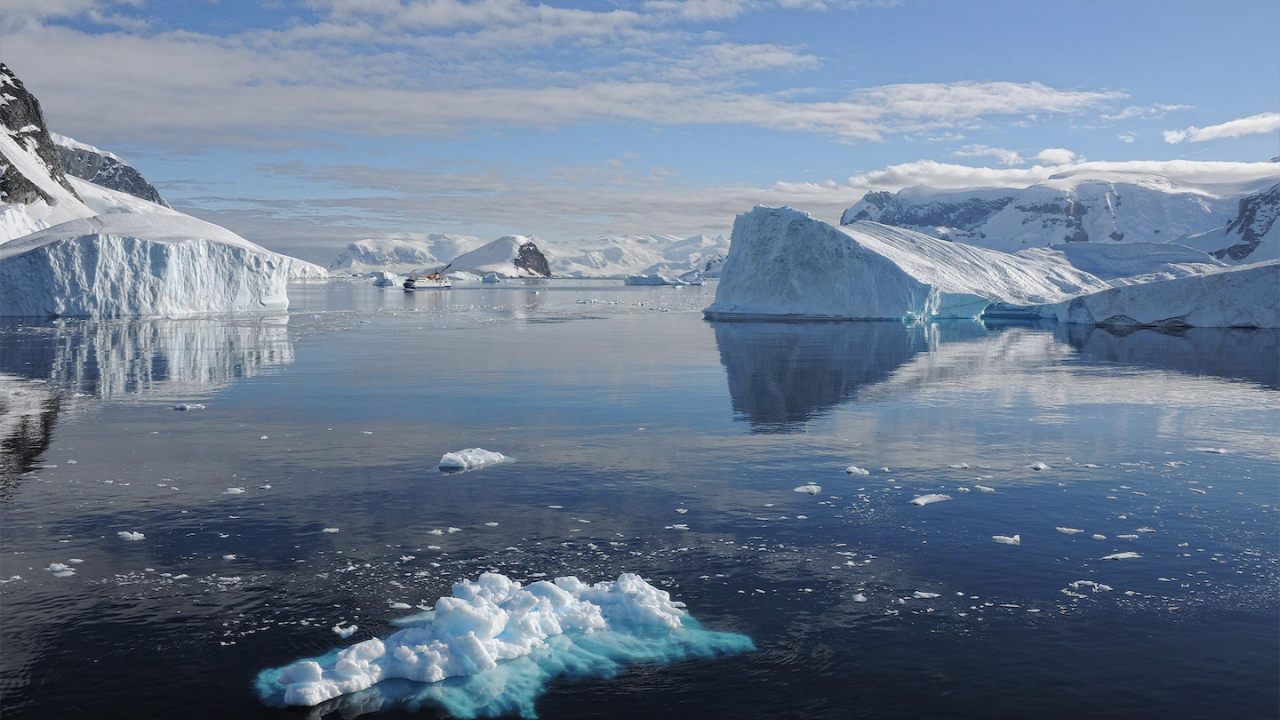 Морският лед в Антарктика през месец юли е достигнал най-малката