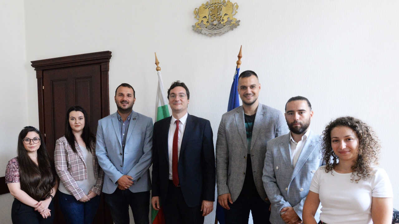 Служебният министър на правосъдието Крум Зарков се срещна с Националното представителство на студентските съвети