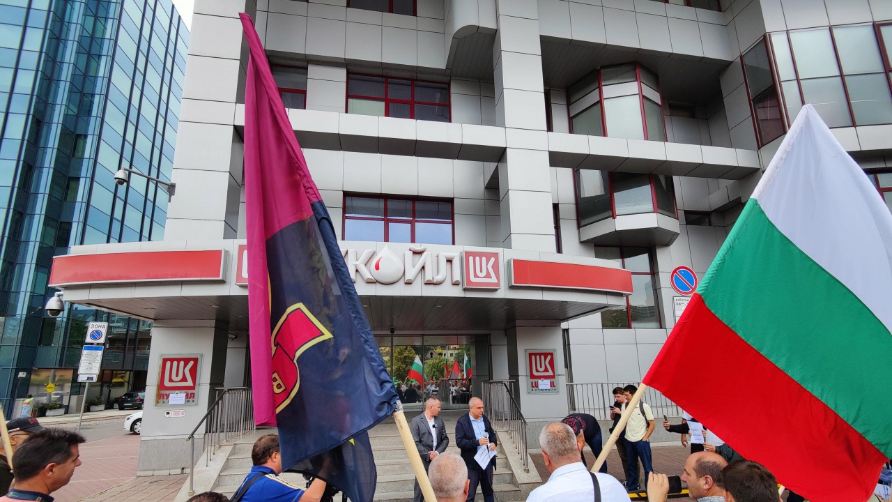 ВМРО поиска евтини горива от "Лукойл"