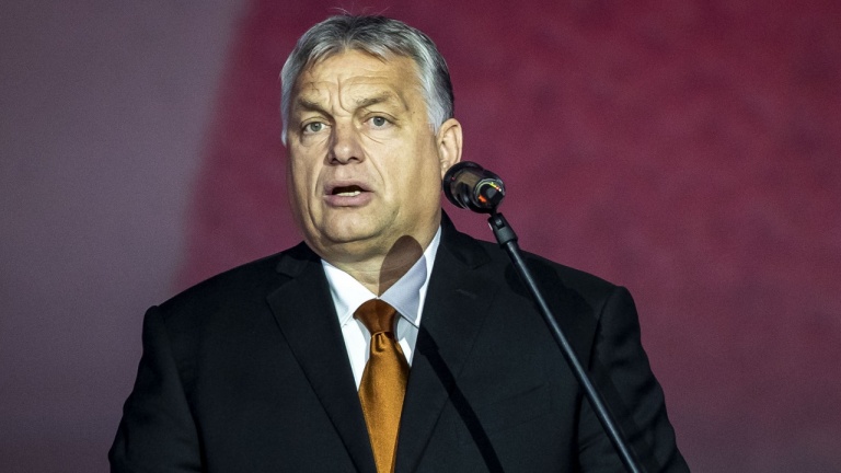 Журналист спаси Виктор Орбан от потъване