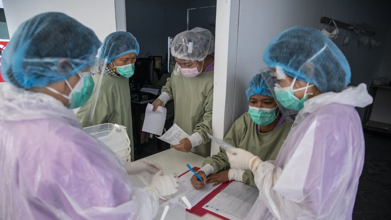 Китай отчете най високия брой на заразени с КОВИД 19 от повече